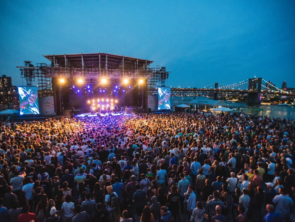 The-Rooftop-at-Pier-17-concert